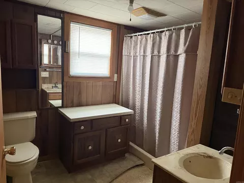 Bath - 5280 E Highway 270, Mount Ida, AR 71957 photo 1 of 3