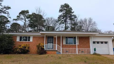 Exterior - 1720 E Sullenberger Ave, Malvern, AR 72104 photo 1 of 6