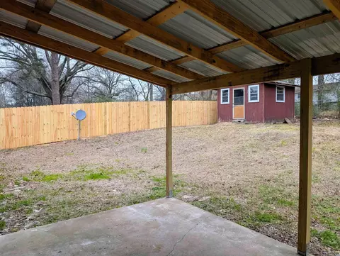 Exterior - 1720 E Sullenberger Ave, Malvern, AR 72104 photo 5 of 6