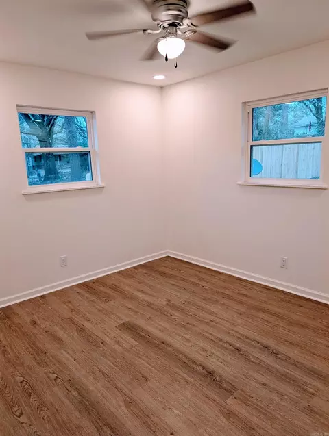 Bedroom - 1720 E Sullenberger Ave, Malvern, AR 72104 photo 2 of 3
