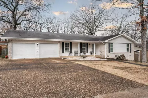 4005 Royal Oak Dr, North Little Rock, AR 72116
