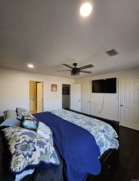 Bedroom - 19 Alfred Cv, Conway, AR 72034 photo 3 of 3