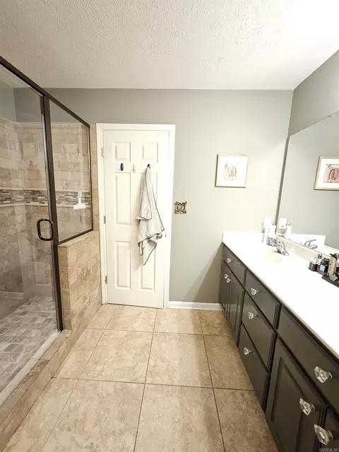 Bath - 19 Alfred Cv, Conway, AR 72034 photo 3 of 3