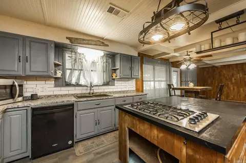 Kitchen - 197 Jones Loop, El Paso, AR 72045 photo 1 of 5