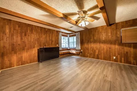 Living - 197 Jones Loop, El Paso, AR 72045 photo 4 of 5