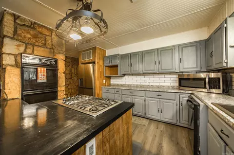 Kitchen - 197 Jones Loop, El Paso, AR 72045 photo 3 of 5