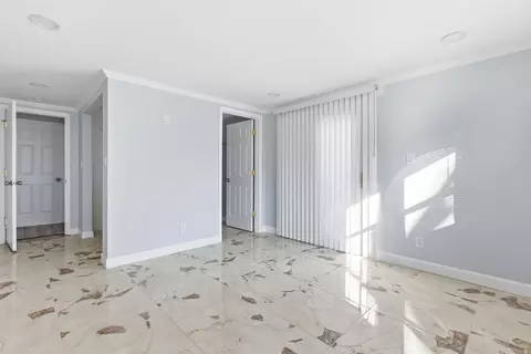 Living - 1703 Evans St, Malvern, AR 72104 photo 4 of 5