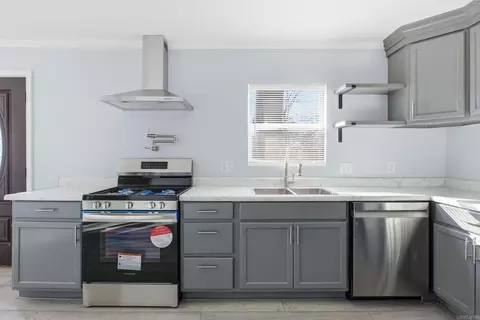 Kitchen - 1703 Evans St, Malvern, AR 72104 photo 1 of 2