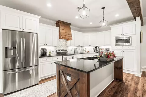 Kitchen - 104 Hayden, Beebe, AR 72012 photo 1 of 4