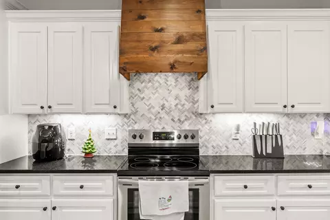 Kitchen - 104 Hayden, Beebe, AR 72012 photo 3 of 4