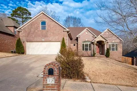 12 Woodfern Dr, Little Rock, AR 72211