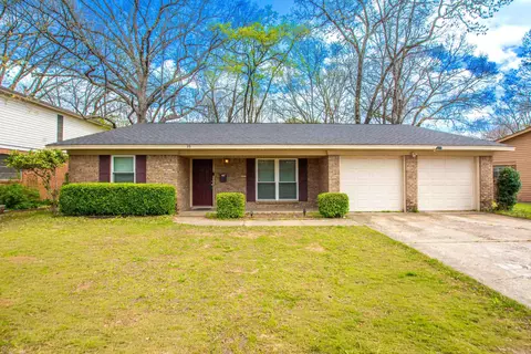 35 Bradford Dr, Little Rock, AR 72227