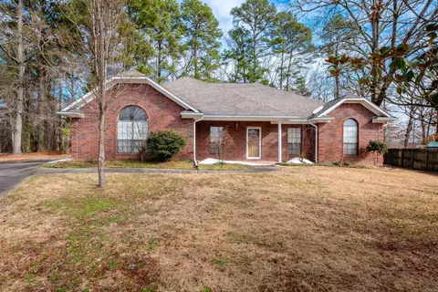 28 Saint John Pl, Maumelle, AR 72113