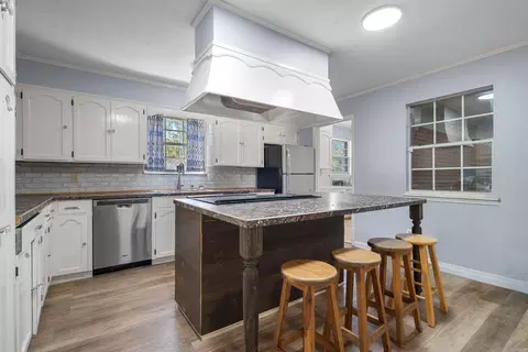 Kitchen - 1638 Circle Dr, Malvern, AR 72104 photo 1 of 3