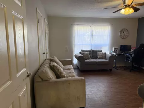 Living - 5110 Faucett Rd, Pine Bluff, AR 71603 photo 3 of 3