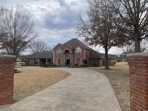 5 Westin Dr, Conway, AR 72034