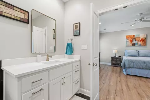 Bath - 4830 Edgewood Park Dr, Conway, AR 72034 photo 2 of 9