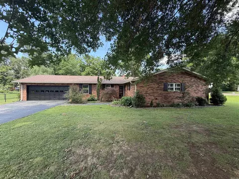 721 Homecrest Dr, Piggott, AR 72454