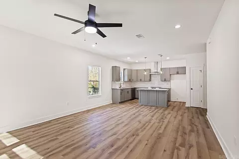 Living - 7622 Bunch Rd, Mabelvale, AR 72103 photo 3 of 3