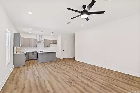 Living - 7622 Bunch Rd, Mabelvale, AR 72103 photo 2 of 3