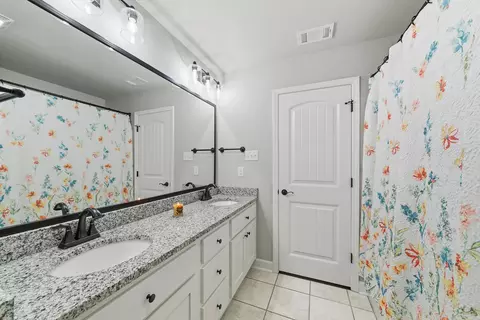 Bath - 44 Cimarron Cir, Cabot, AR 72023 photo 8 of 8