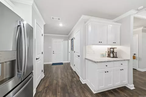 Entry Way - 44 Cimarron Cir, Cabot, AR 72023 photo 5 of 9