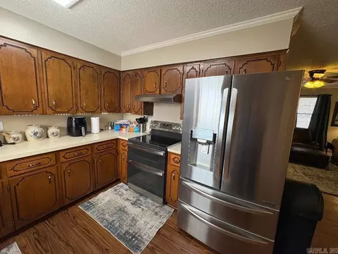 Kitchen - 1905 Skylark Dr, Beebe, AR 72012 photo 2 of 3