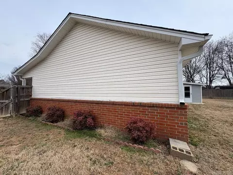 Exterior - 1905 Skylark Dr, Beebe, AR 72012 photo 6 of 7