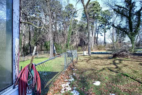 Exterior - 602 E Sevier St, Benton, AR 72015 photo 4 of 6