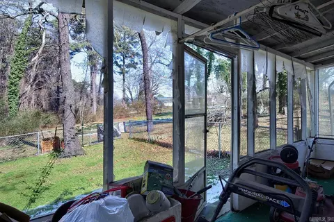 Exterior - 602 E Sevier St, Benton, AR 72015 photo 5 of 6