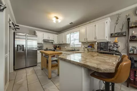 Kitchen - 1069 Highland Blvd, Cabot, AR 72023 photo 1 of 3