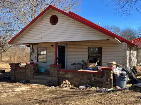 415 Redbud St, Waldron, AR 72958