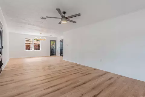 Living - 204 S Holly St, Beebe, AR 72012 photo 5 of 6