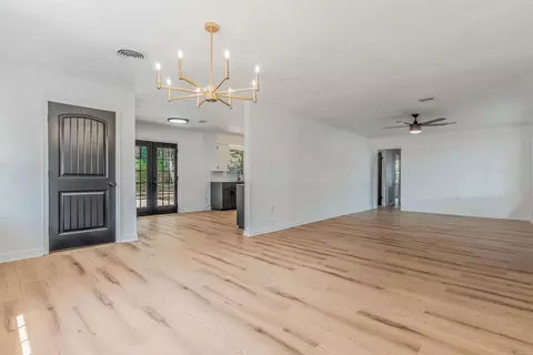 Living - 204 S Holly St, Beebe, AR 72012 photo 1 of 6