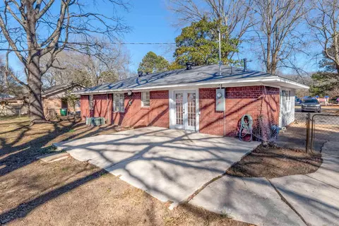 Exterior - 204 S Holly St, Beebe, AR 72012 photo 5 of 8