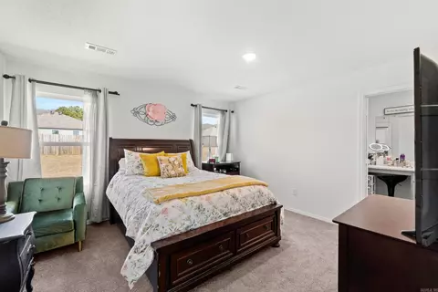 Bedroom - 17 Curly Leaf, Conway, AR 72032 photo 2 of 4