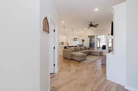Entry Way - 1449 Woolridge Dr, Benton, AR 72019 photo 1 of 4