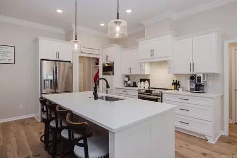 Kitchen - 1449 Woolridge Dr, Benton, AR 72019 photo 5 of 8
