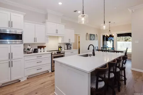 Kitchen - 1449 Woolridge Dr, Benton, AR 72019 photo 1 of 8