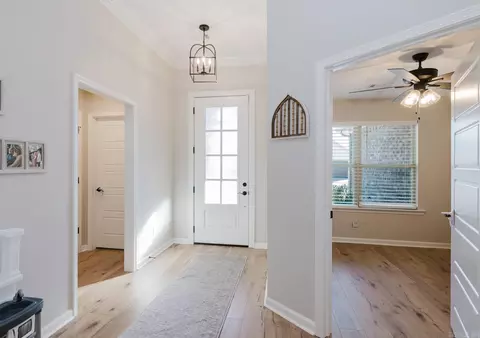 Entry Way - 1449 Woolridge Dr, Benton, AR 72019 photo 4 of 4
