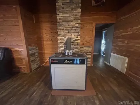 Entry Way - 1673 Red River Rd, Fox, AR 72051 photo 1 of 1