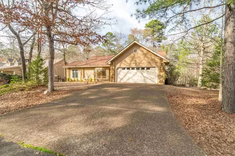 2 Quieto Pl, Hot Springs Village, AR 71909