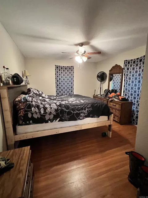 Bedroom - 512 Owens Ln, Roe, AR 72134 photo 2 of 4