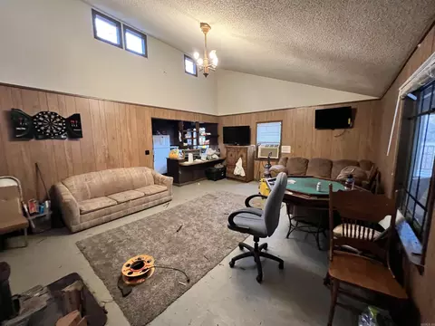 Living - 512 Owens Ln, Roe, AR 72134 photo 2 of 2