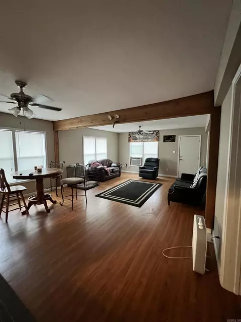 Living - 512 Owens Ln, Roe, AR 72134 photo 1 of 2