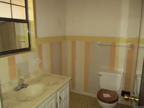 Bath - 6734 Keonig Rd, Pine Bluff, AR 71601 photo 3 of 4