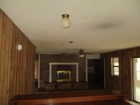 Living - 6734 Keonig Rd, Pine Bluff, AR 71601 photo 1 of 5