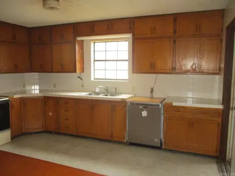 Kitchen - 6734 Keonig Rd, Pine Bluff, AR 71601 photo 2 of 4