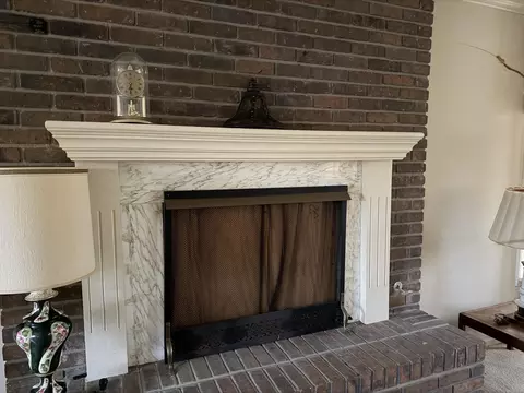 Living - 2203 Cherry Rdg, Pine Bluff, AR 71603 photo 4 of 4