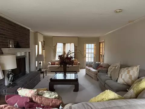 Living - 2203 Cherry Rdg, Pine Bluff, AR 71603 photo 3 of 4